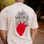 T-shirt μπλούζα red heart λευκή σε oversized γραμμή - Image 2
