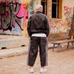 Jean set bomber jacket & παντελόνι baggy με ρίγες σε oversized γραμμή - Image 3
