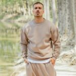 Φούτερ πούρο με λαιμόκοψη σε oversized γραμμή