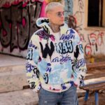 Ζακέτα fleece graffity λευκή σε oversized γραμμή