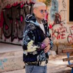 Ζακέτα fleece graffity μαύρη σε oversized γραμμή - Image 2