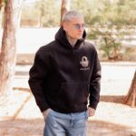 Φούτερ με στάμπα authentic μαύρο με κουκούλα σε oversized γραμμή - Image 2