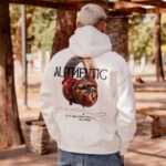 Φούτερ με στάμπα authentic λευκό με κουκούλα σε oversized γραμμή