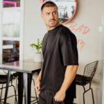 T-shirt μπλούζα μαύρη σε oversized γραμμή - Image 2
