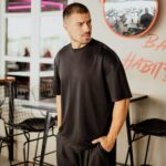 T-shirt μπλούζα μαύρη σε oversized γραμμή - Image 4
