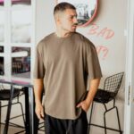 T-shirt μπλούζα χακί σε oversized γραμμή