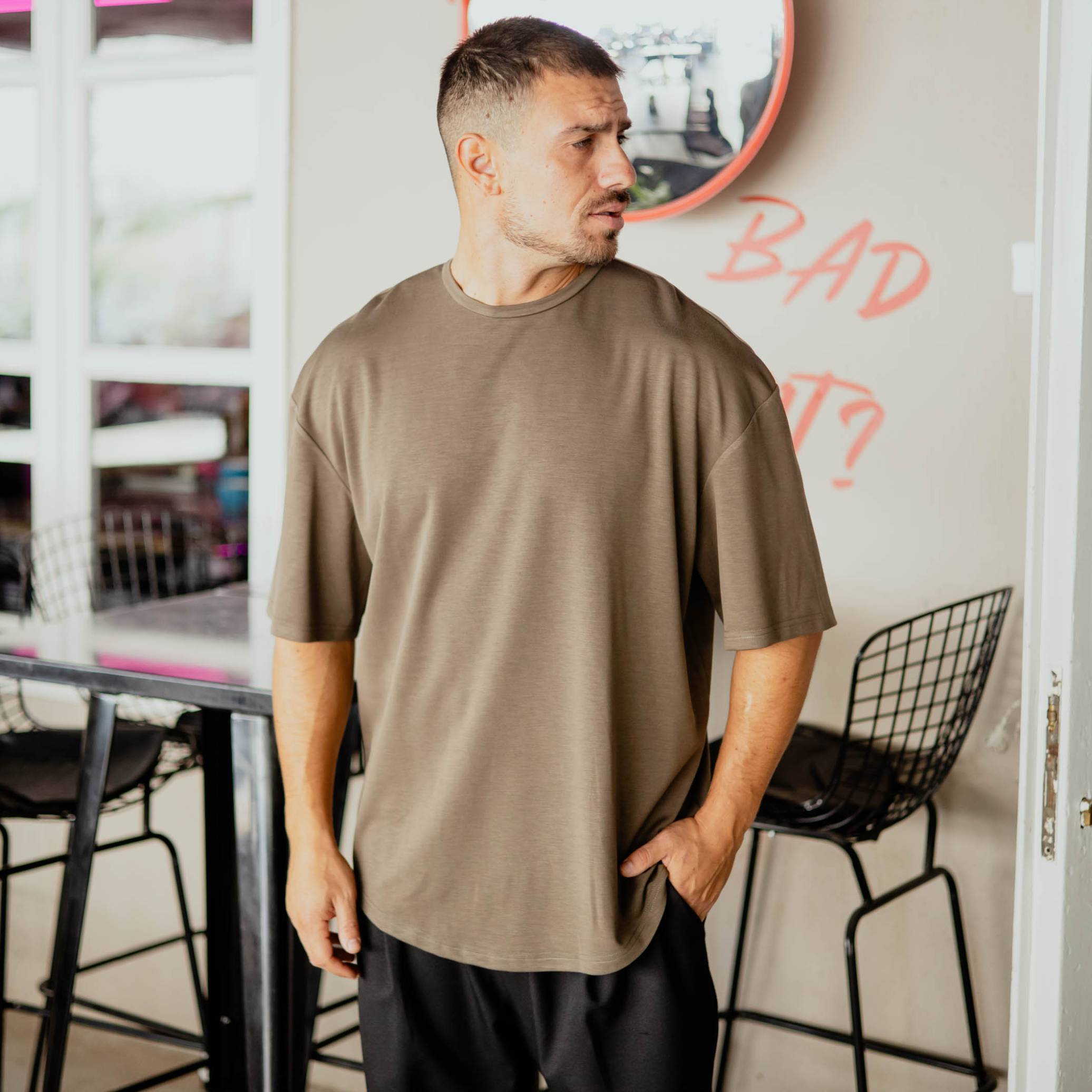 Νέο έργο (60) T-shirt μπλούζα χακί σε oversized γραμμή - Image 1