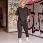T-shirt μπλούζα μαύρη σε oversized γραμμή - Image 3