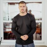 Μπλούζα μαύρο σε άνετη γραμμή